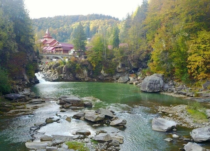 Казкові куточки заходу України, які варто побачити своїми очима