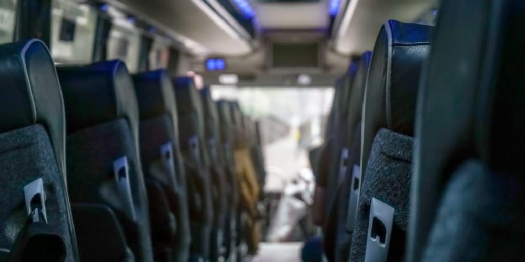 Як комфортно подорожувати в автобусі