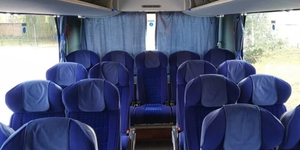 Місця в кінці автобуса
