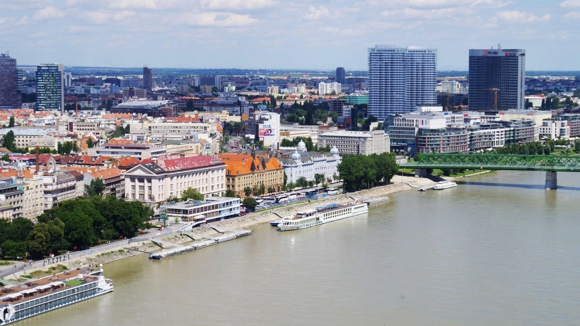 Братислава