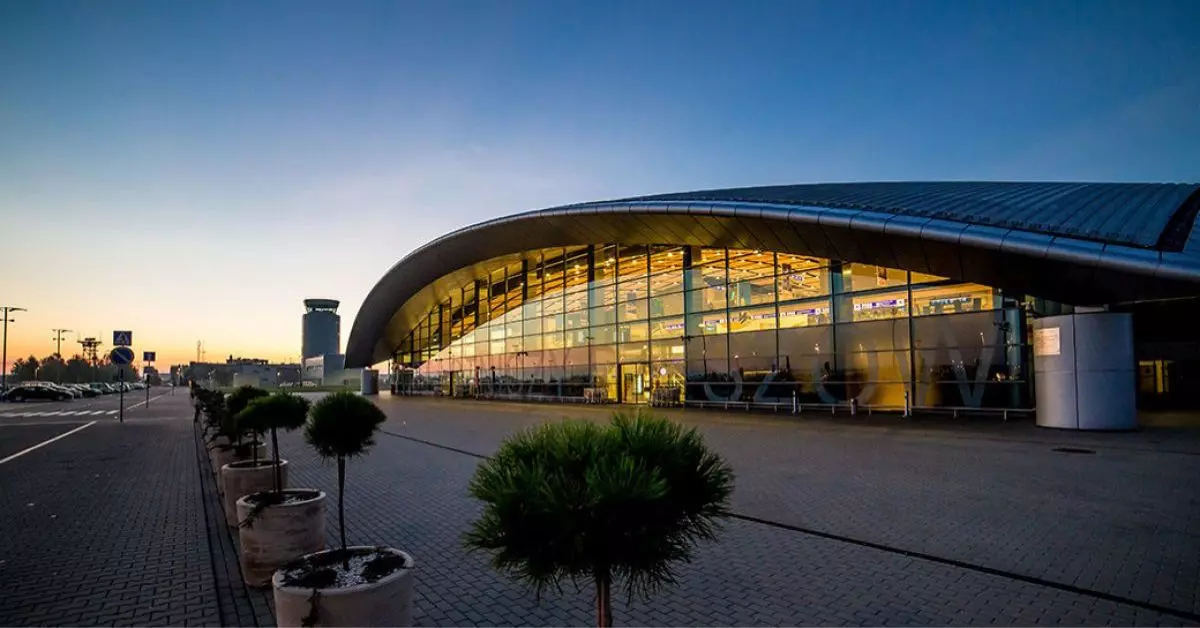 Найближчі аеропорти до України: де дешевше і швидше? | Блог LikeBus