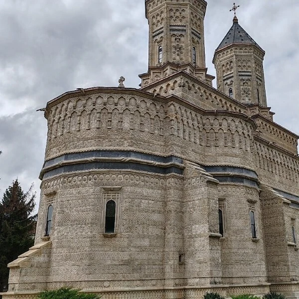 Монастырь Святых Трех Иерархов